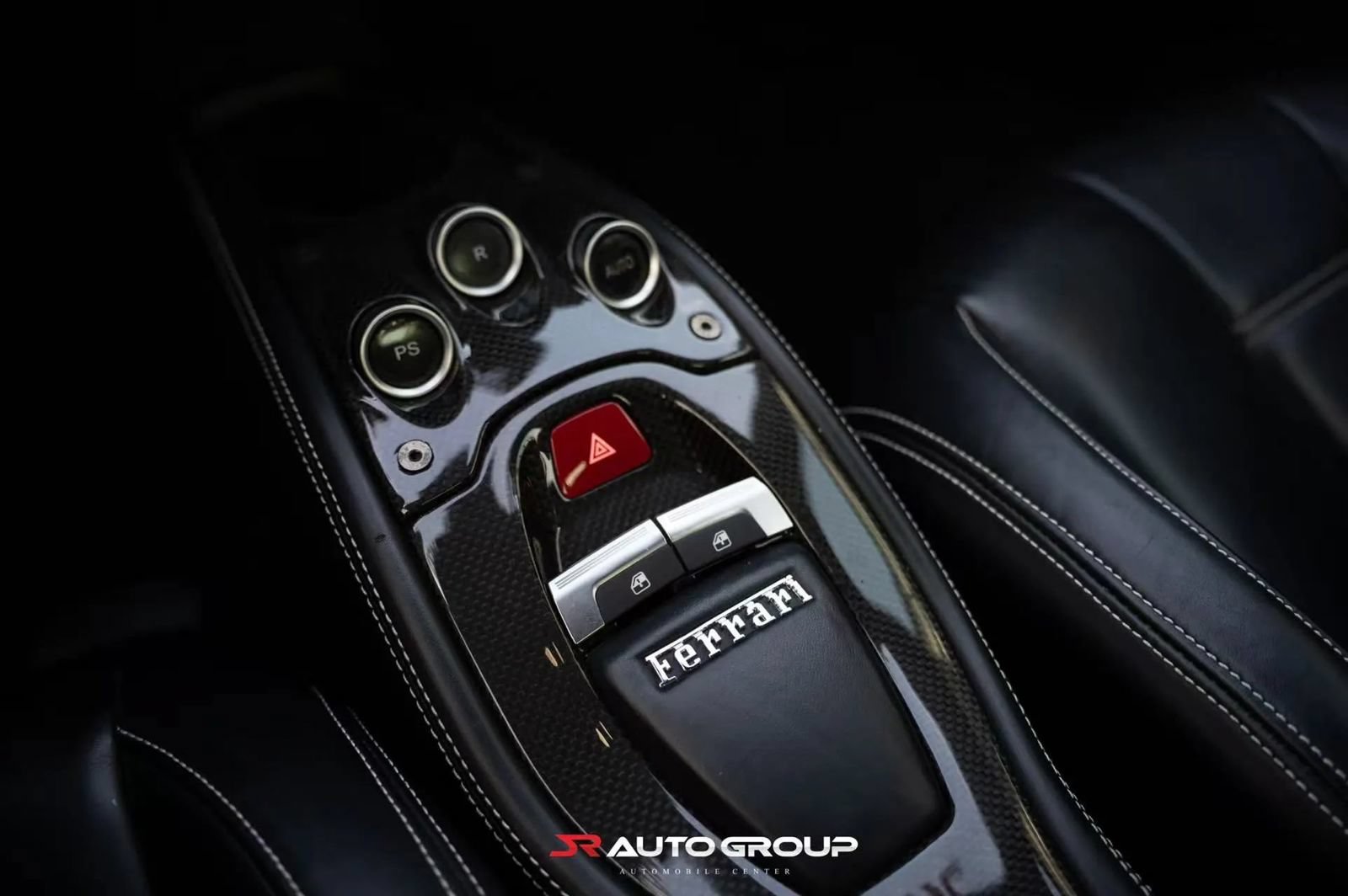 Used 2015 Ferrari 458 Italia Coupe RWD image 32