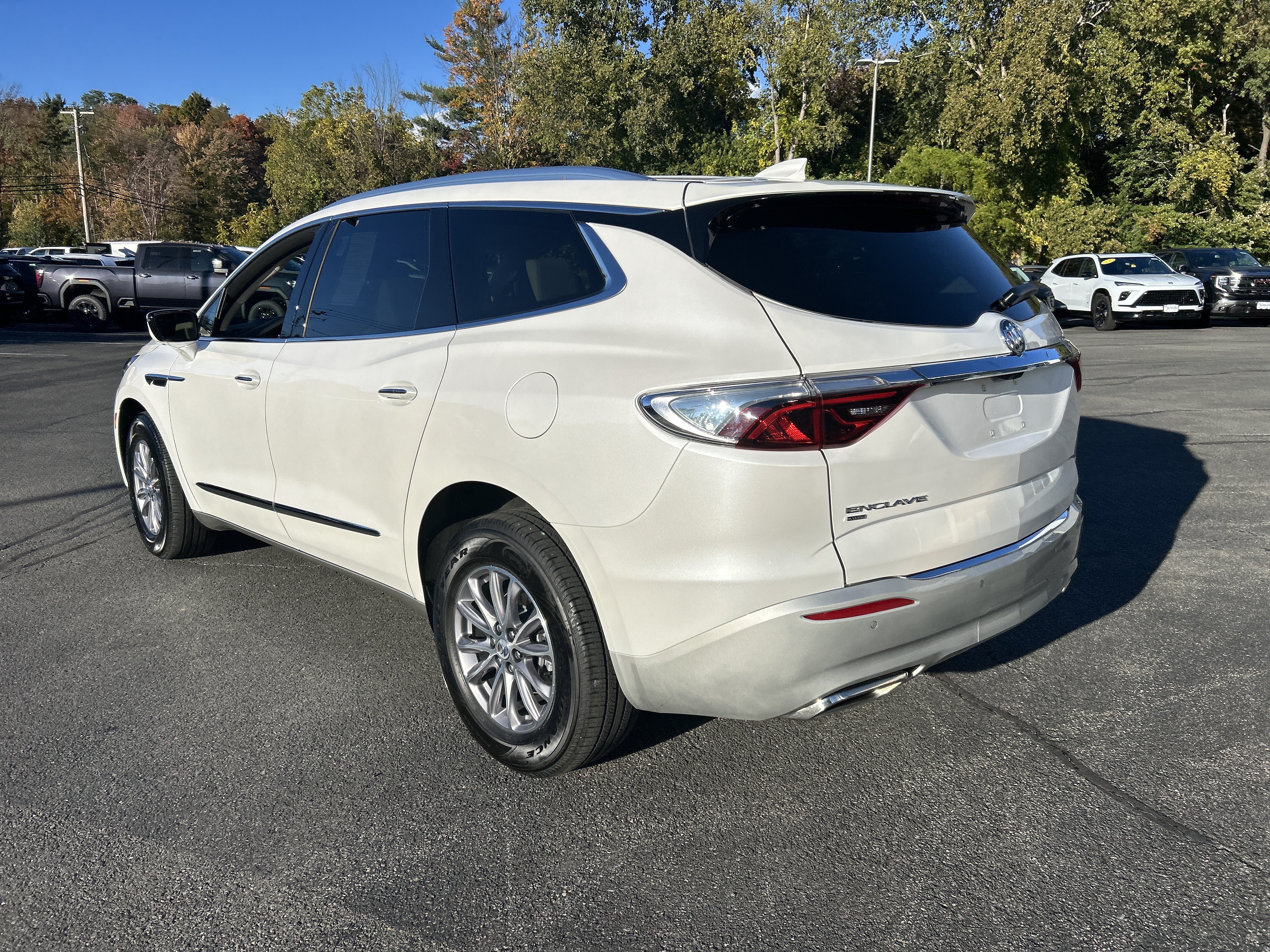 Used 2024 Buick Enclave Premium w/ Trailering Package, 5000 lbs. AWD/4WD image 5
