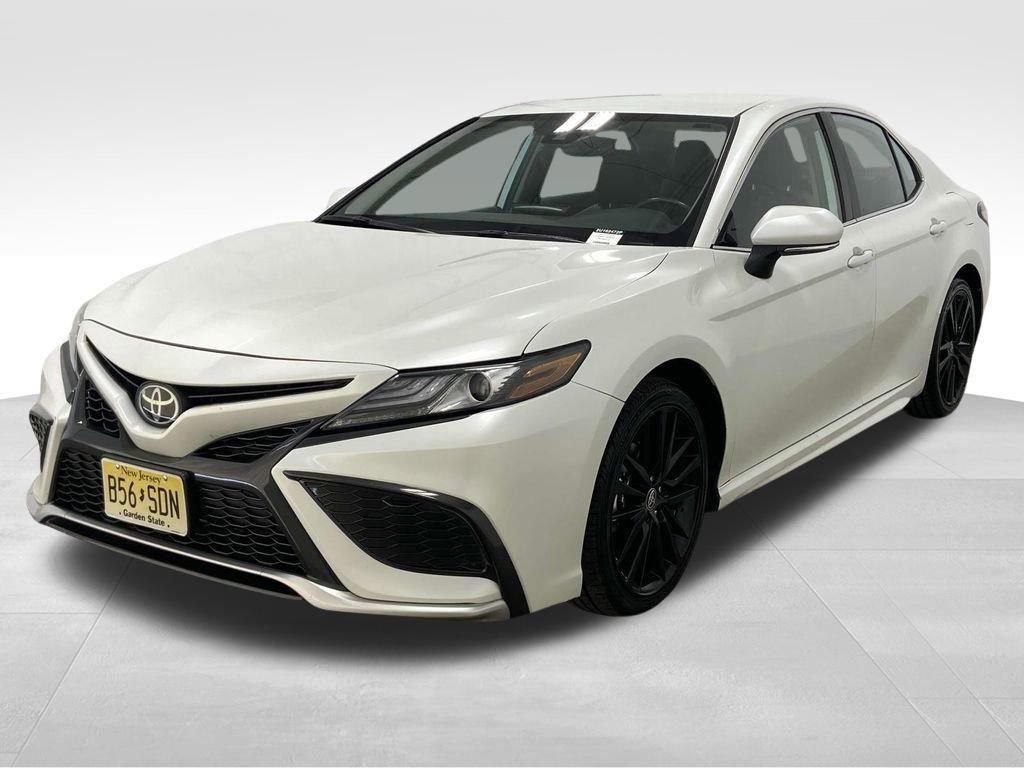 Used 2023 Toyota Camry XSE image 5