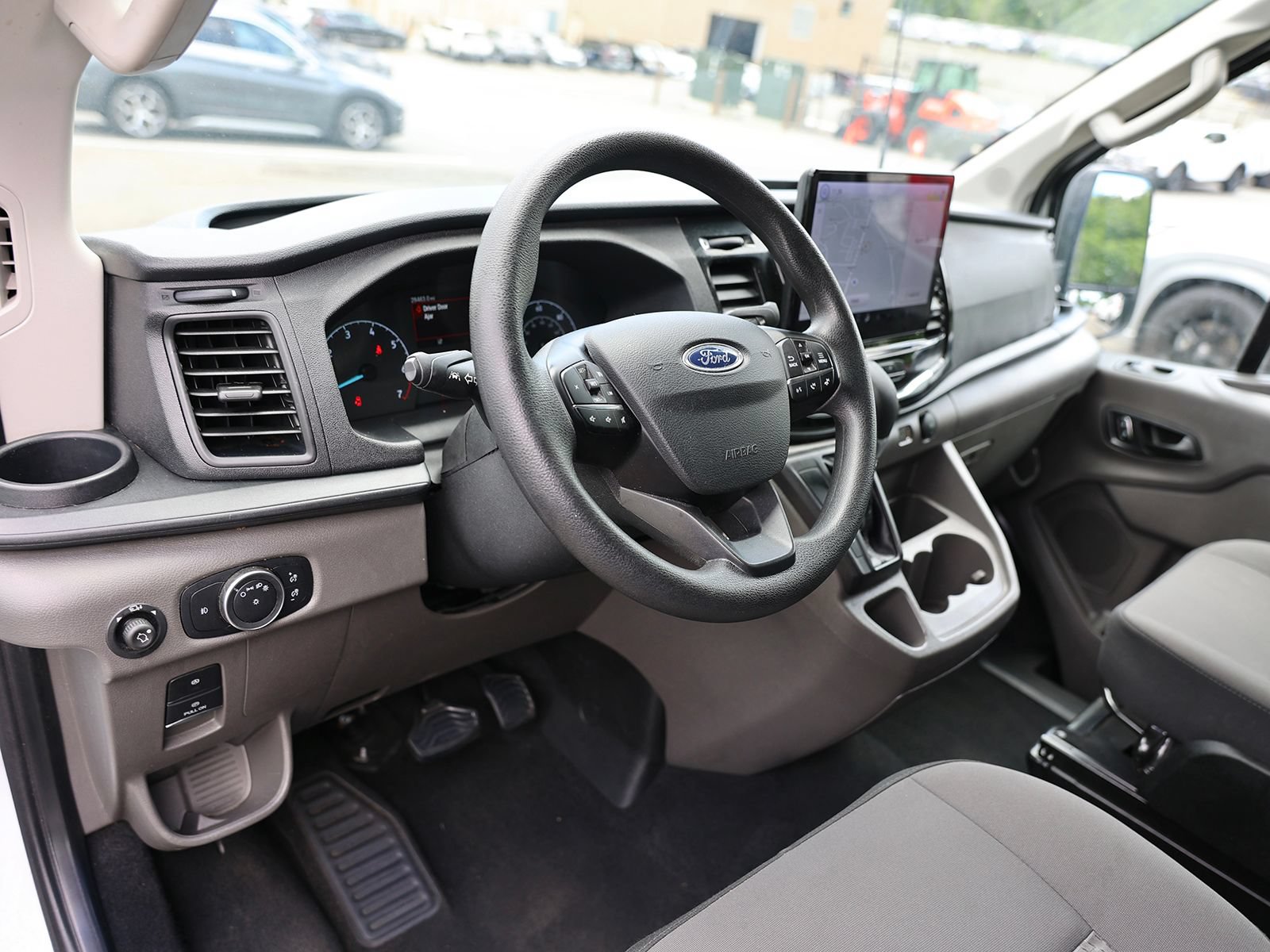 Used 2025 Ford Transit 350 XLT RWD image 18