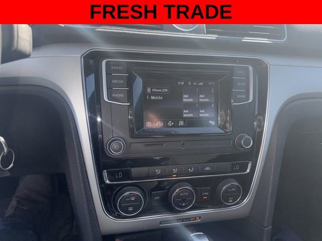 Used 2017 Volkswagen Passat 1.8T S image 10