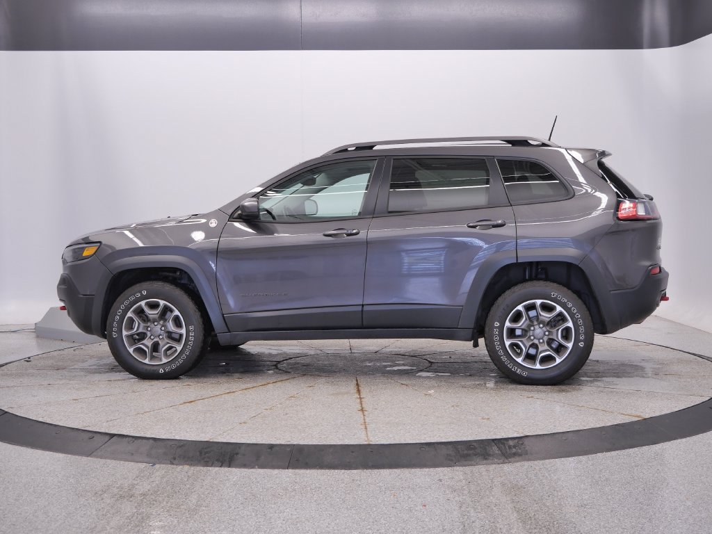 Used 2021 Jeep Cherokee Trailhawk w/ Trailer Tow Group AWD/4WD image 2