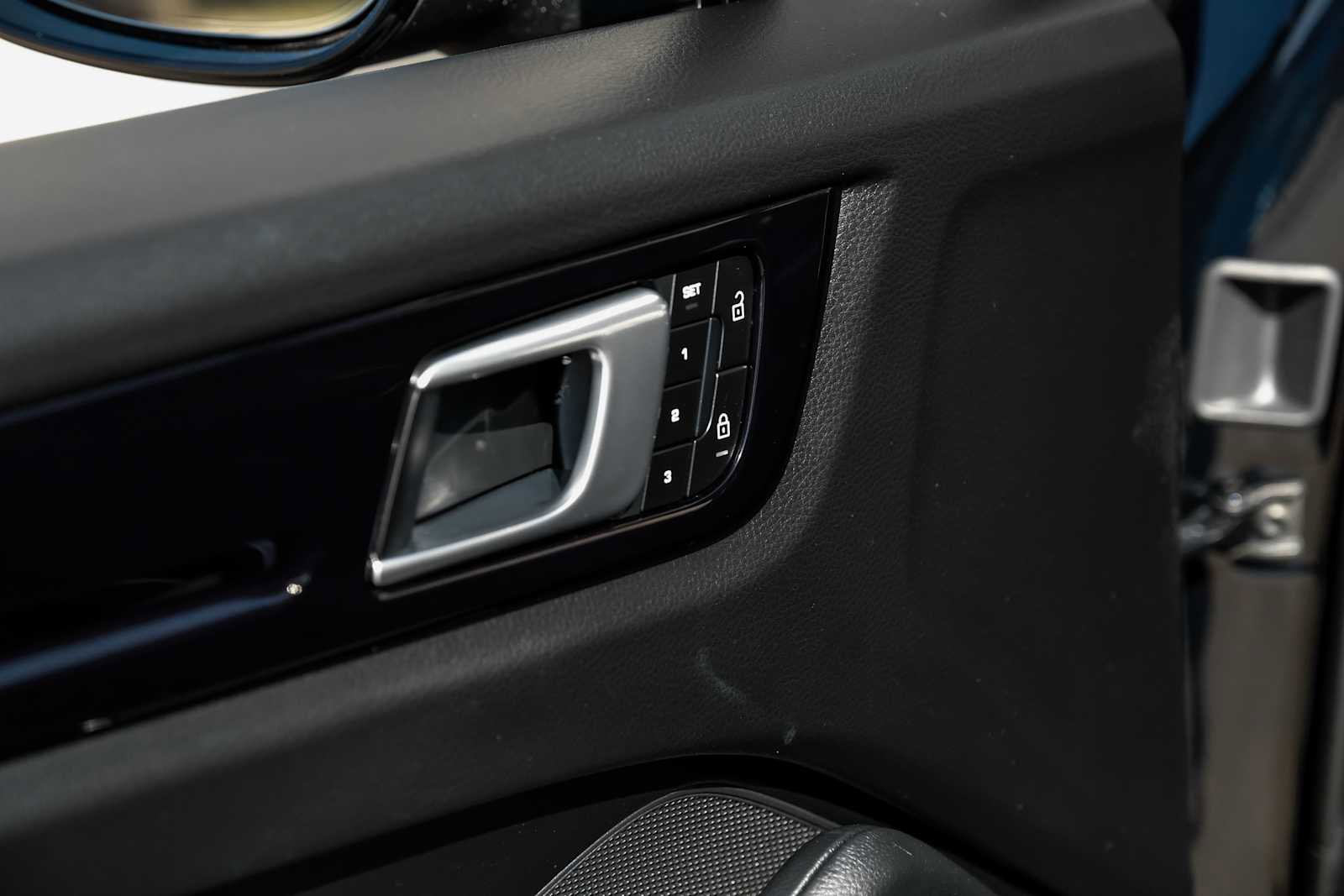 Used 2022 Porsche Cayenne image 45