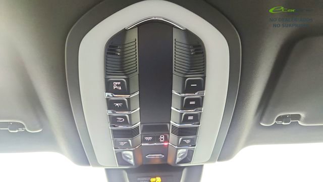 Used 2024 Porsche Macan image 53