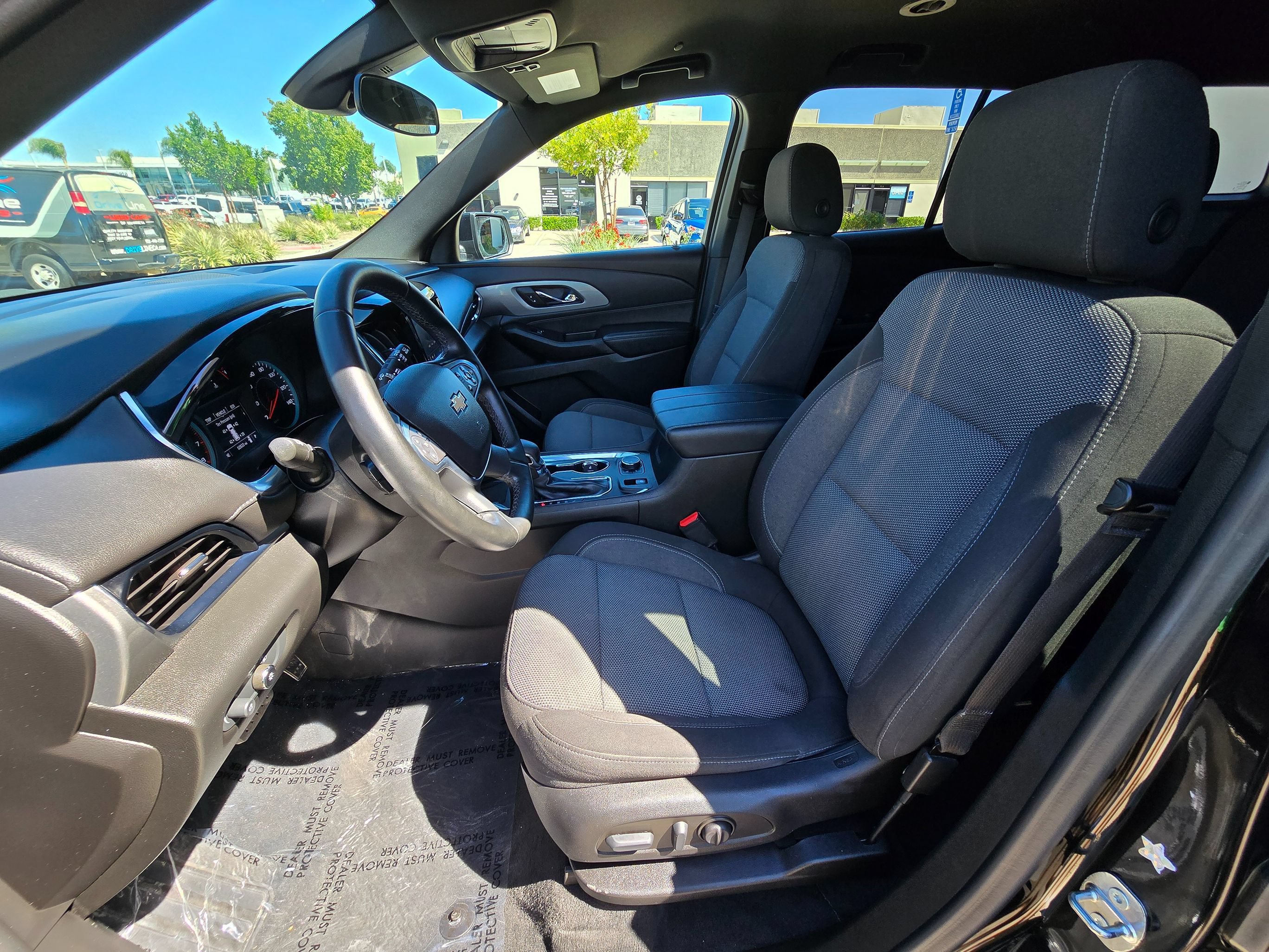 Used 2023 Chevrolet Traverse LT FWD image 18