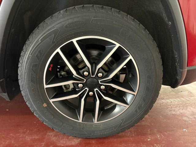 Used 2021 Jeep Grand Cherokee Trailhawk AWD/4WD image 27