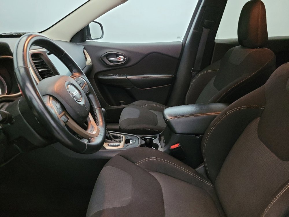 Used 2016 Jeep Cherokee Latitude w/ Cold Weather Group image 17