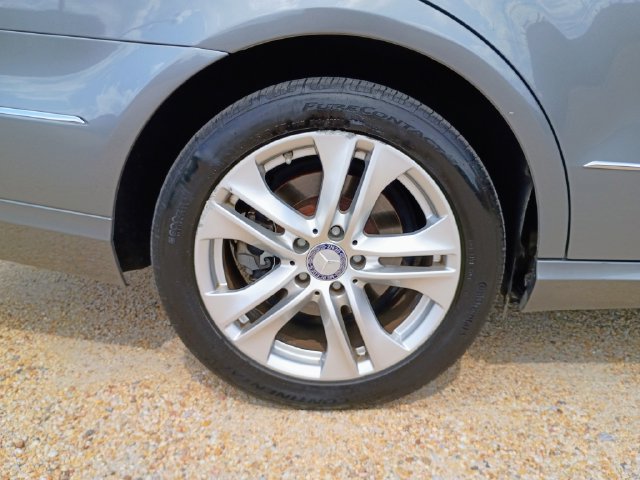 Used 2010 Mercedes-Benz E 350 Sedan image 20