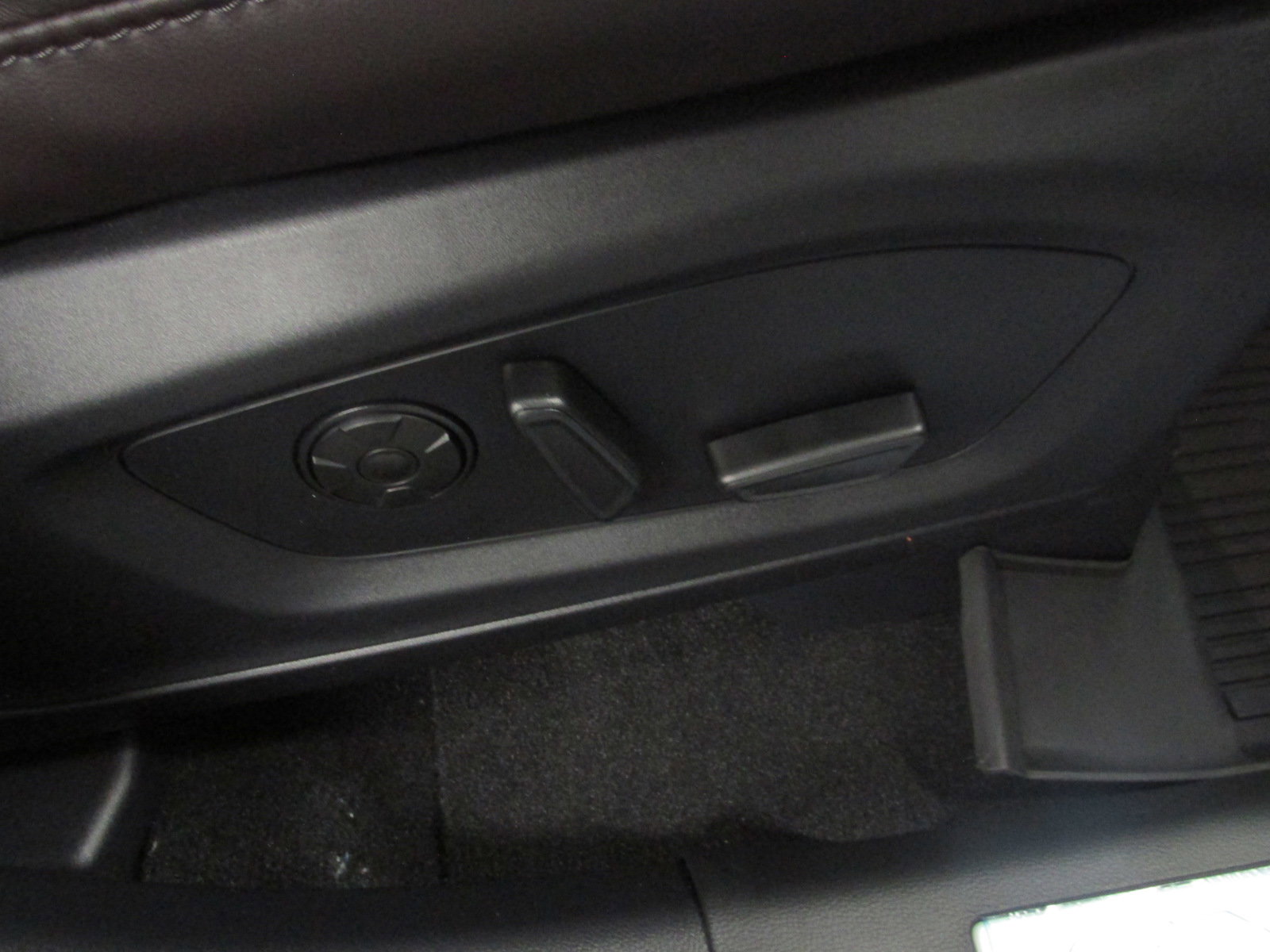 New 2025 Ford Explorer Platinum w/ Ultimate Package image 28