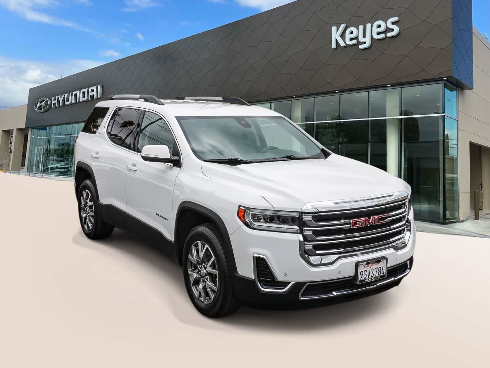 Used 2023 GMC Acadia SLE w/ Driver Convenience Package FWD image 3
