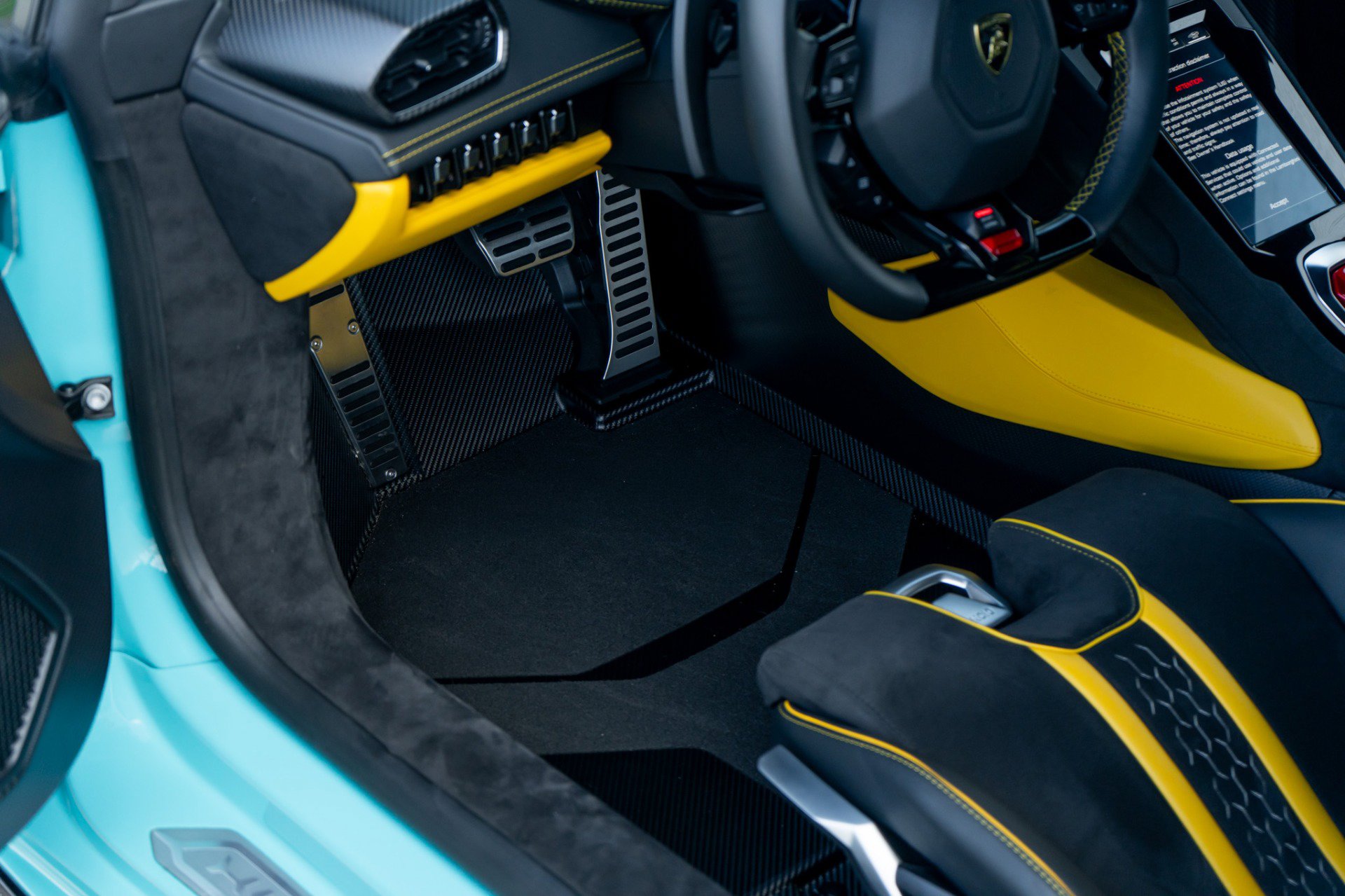 Used 2023 Lamborghini Huracan Tecnica RWD image 21