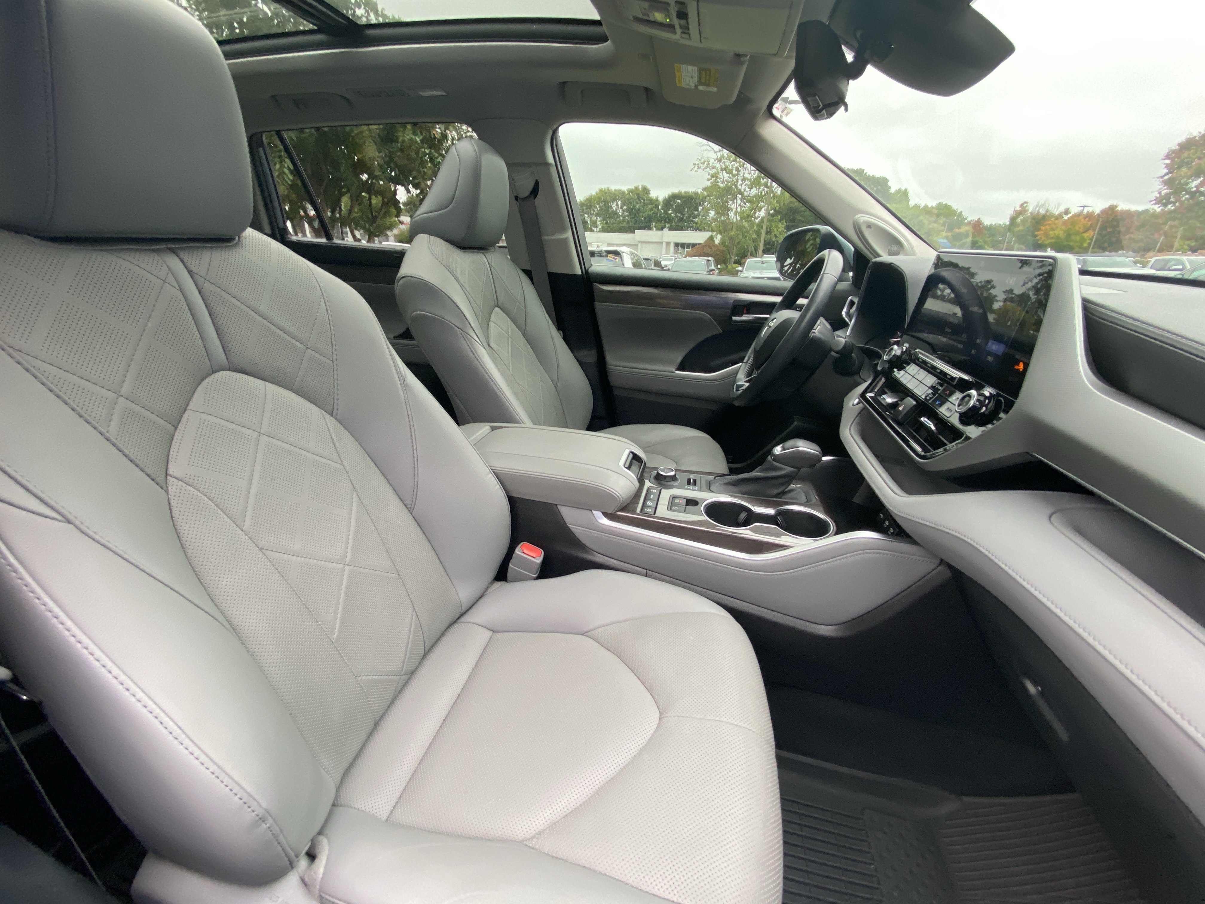 Certified 2021 Toyota Highlander Platinum AWD/4WD image 39