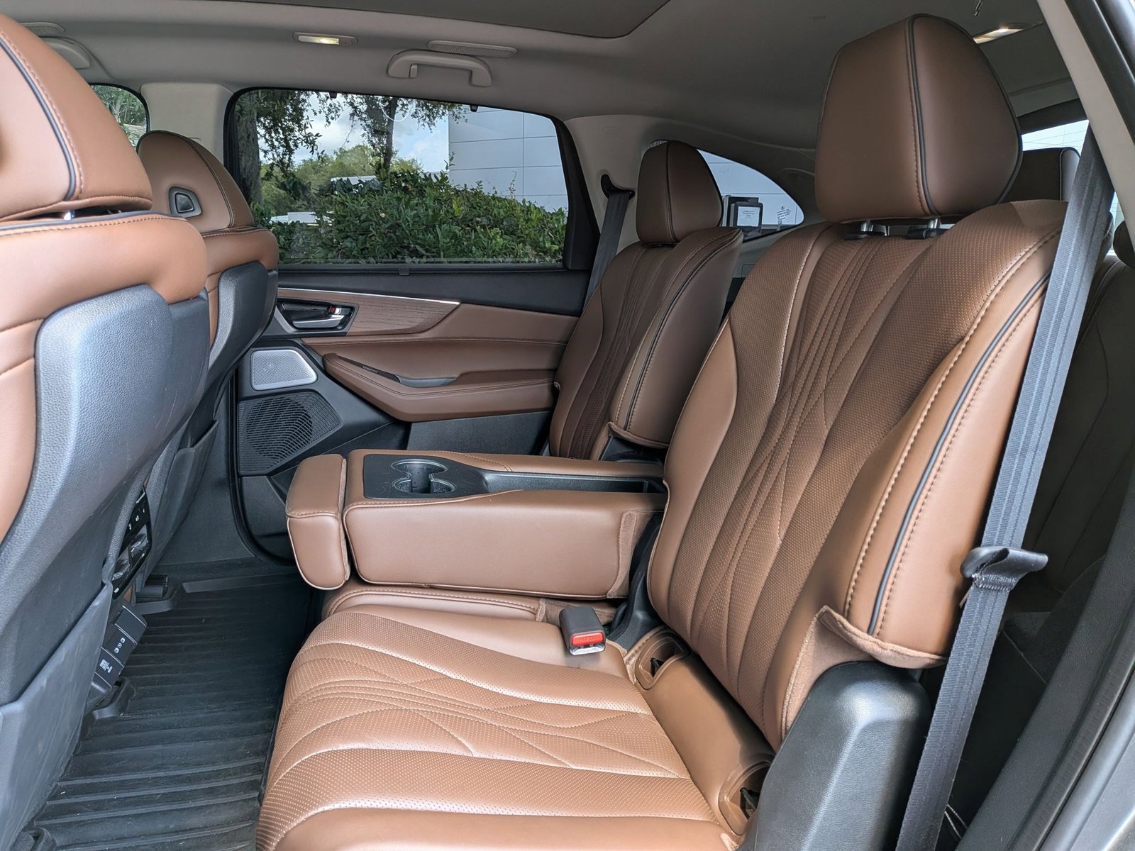 Used 2025 Acura MDX SH-AWD w/ Advance Package image 16