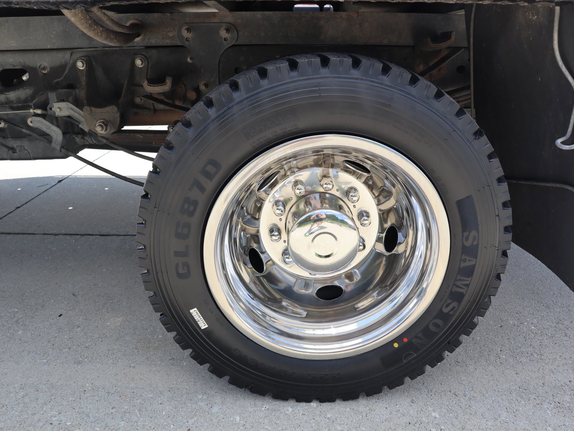 Used 2022 Ford F550 4x4 Crew Cab Super Duty w/ Power Equipment Group image 39