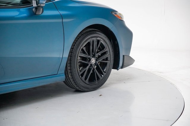 Used 2025 Toyota Camry SE image 11