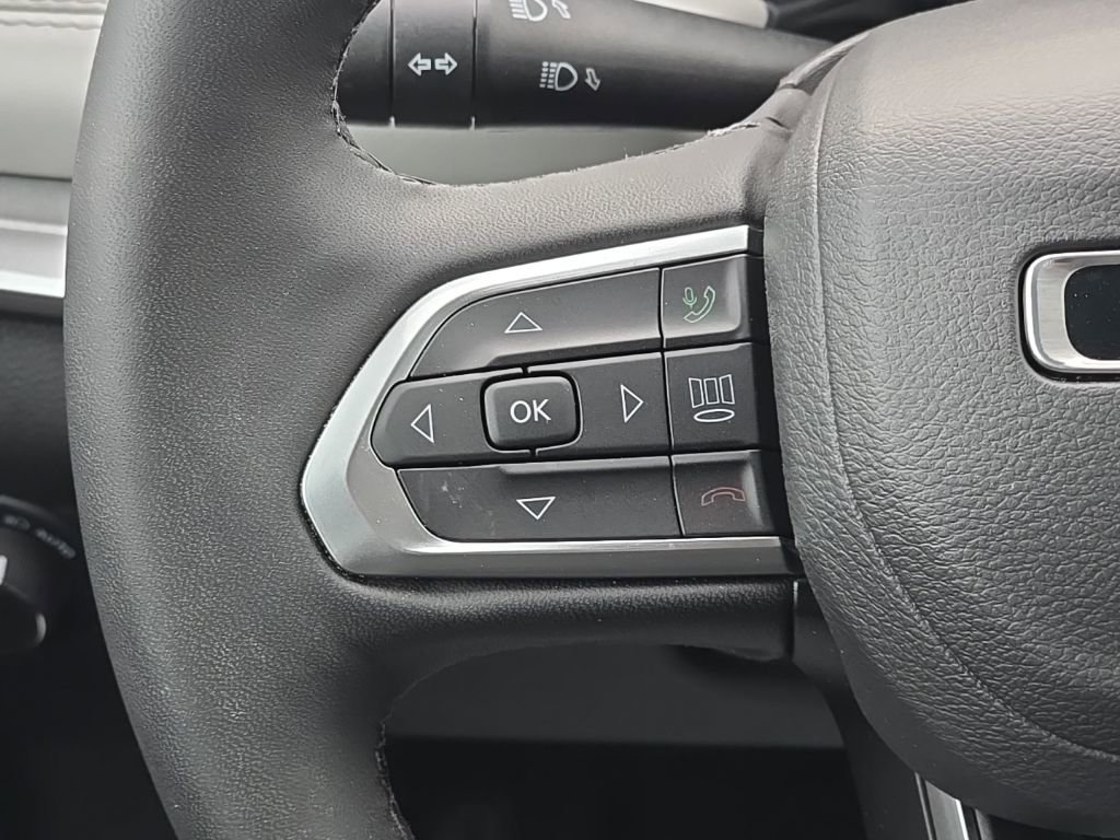 Certified 2025 Jeep Compass Limited w/ Elite Group image 24