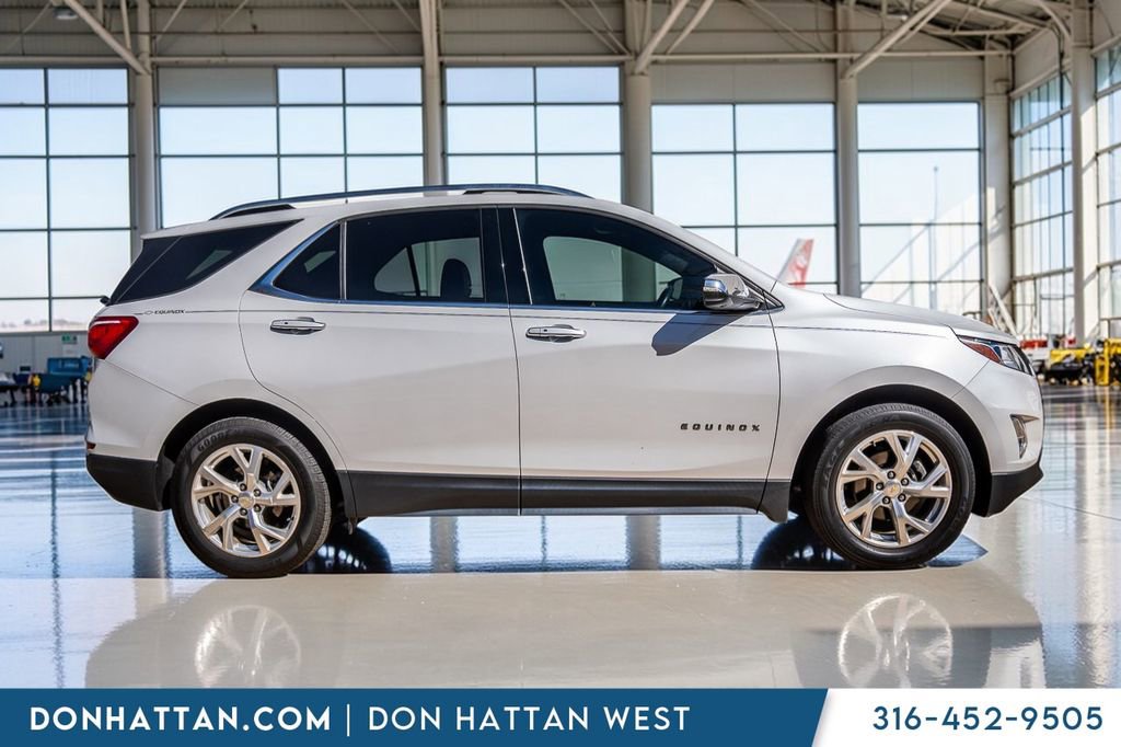 Used 2025 Volkswagen Atlas SE image 31