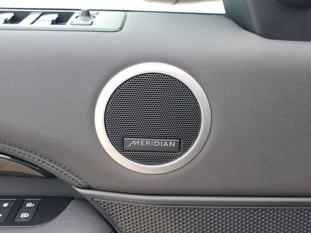 Used 2024 Land Rover Discovery S AWD/4WD image 20
