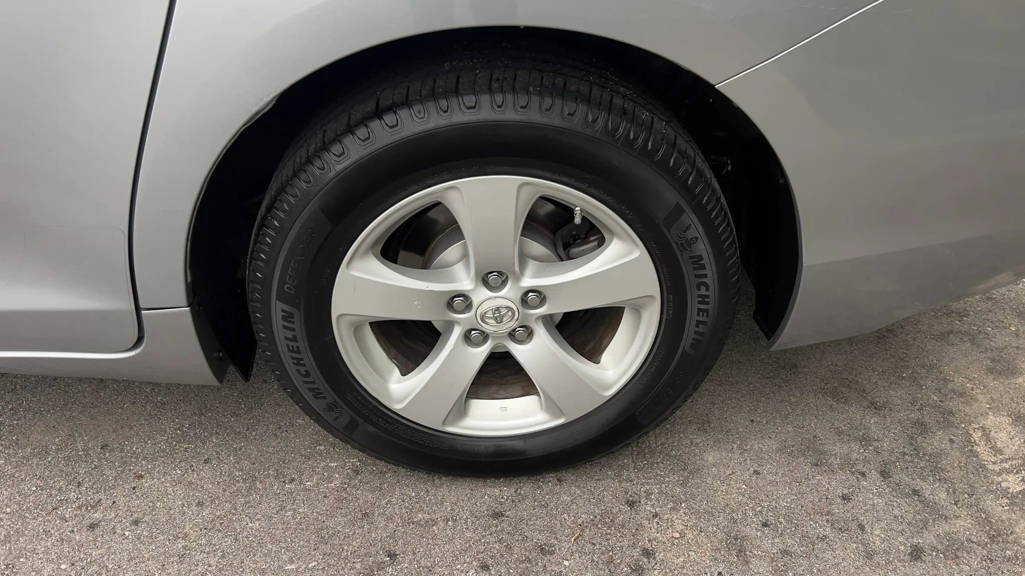 Used 2011 Toyota Sienna LE w/ Towing Pkg FWD image 10