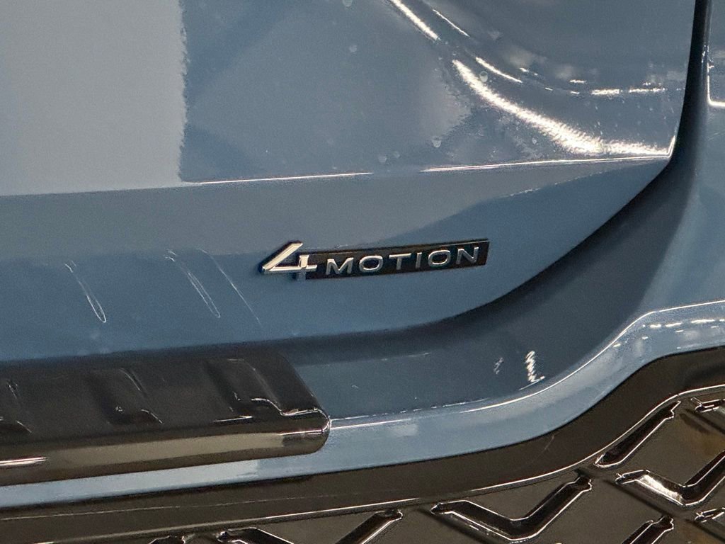 New 2025 Volkswagen Tiguan SE R-Line image 37