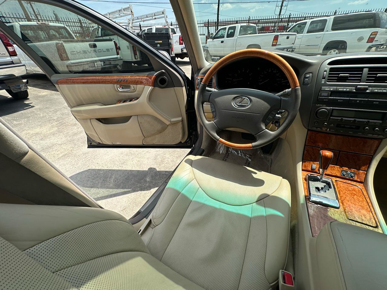Used 2004 Lexus LS 430 w/ Premium Pkg RWD image 33