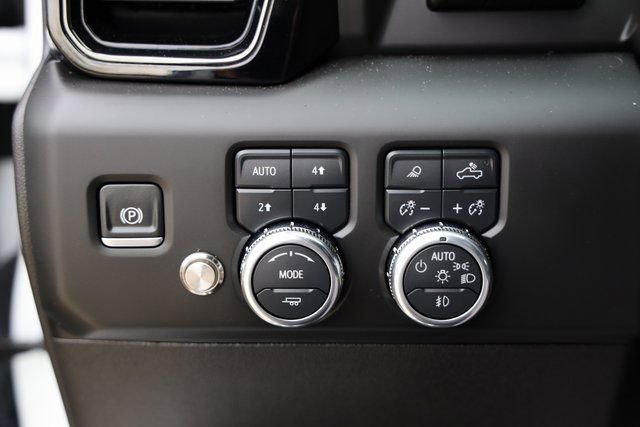Certified 2025 GMC Sierra 3500 AT4 w/ Technology Package image 24