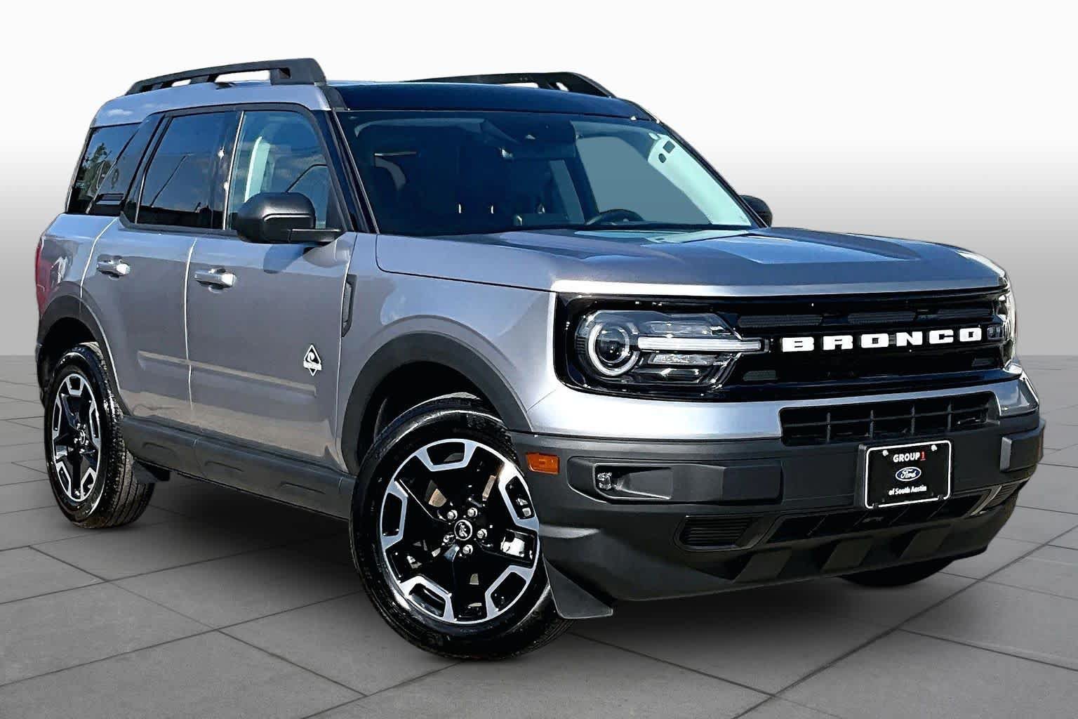 Used 2023 Ford Bronco Sport Outer Banks w/ Tech Package AWD/4WD image 3