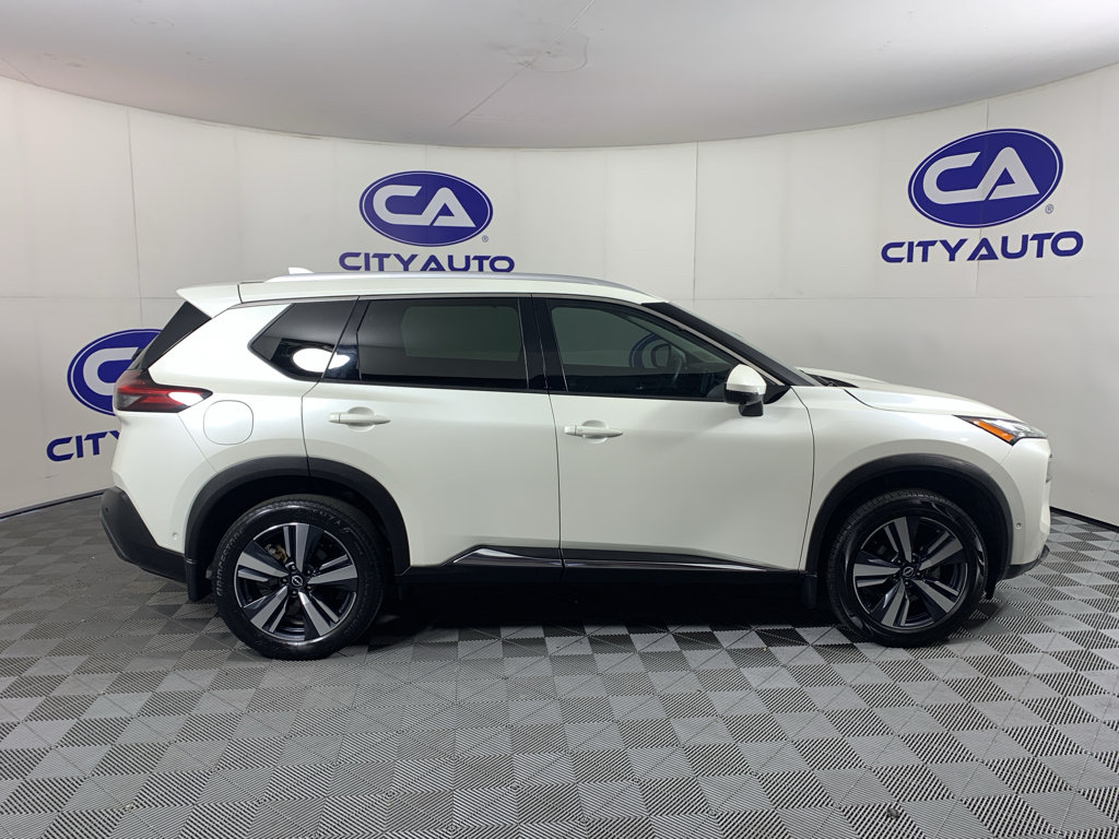 Used 2023 Nissan Rogue SL w/ SL Premium Package FWD image 2