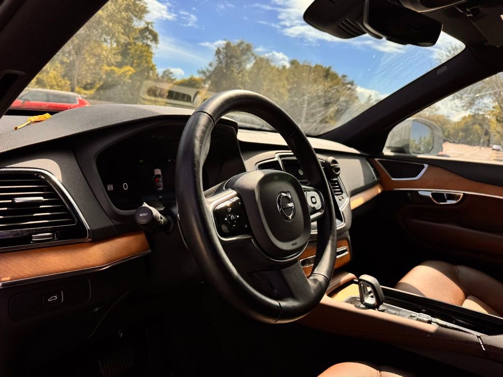 Used 2025 Volvo XC90 B6 Plus w/ Protection Package Premier AWD/4WD image 9