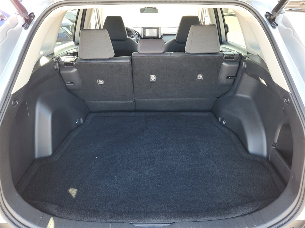 Used 2022 Toyota RAV4 XLE image 18