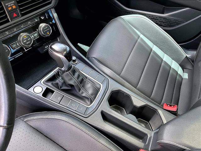 Used 2024 Volkswagen Jetta SE w/ Panoramic Sunroof Package FWD image 14