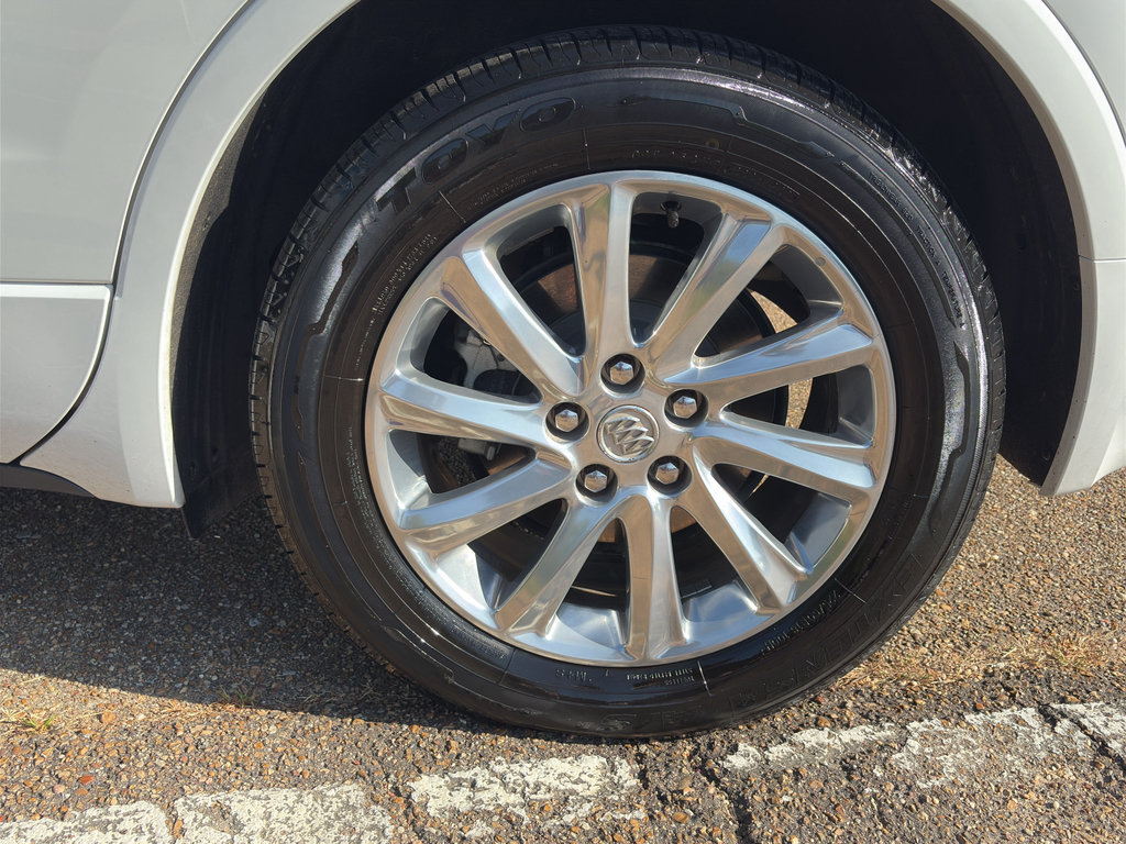 Used 2020 Buick Envision Essence w/ LPO, Cargo Package FWD image 29