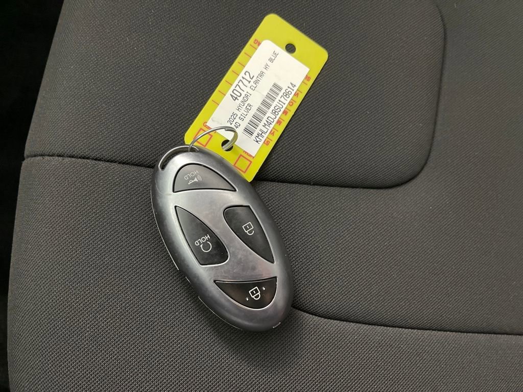 Certified 2025 Hyundai Elantra Blue image 21