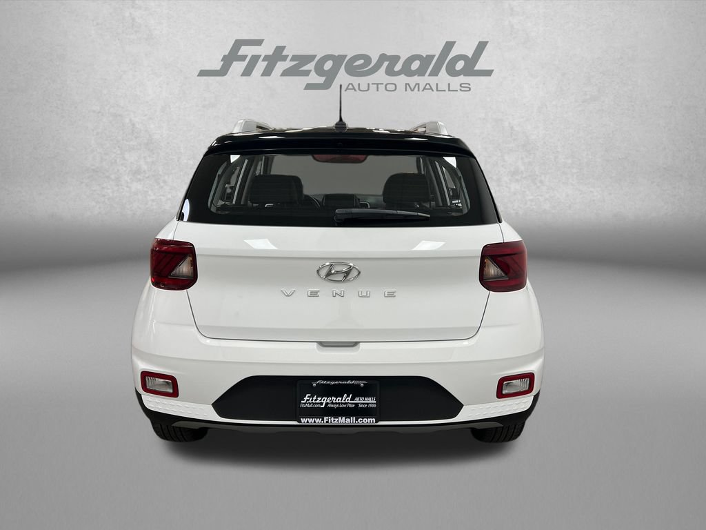 Used 2025 Hyundai Venue Limited FWD image 6