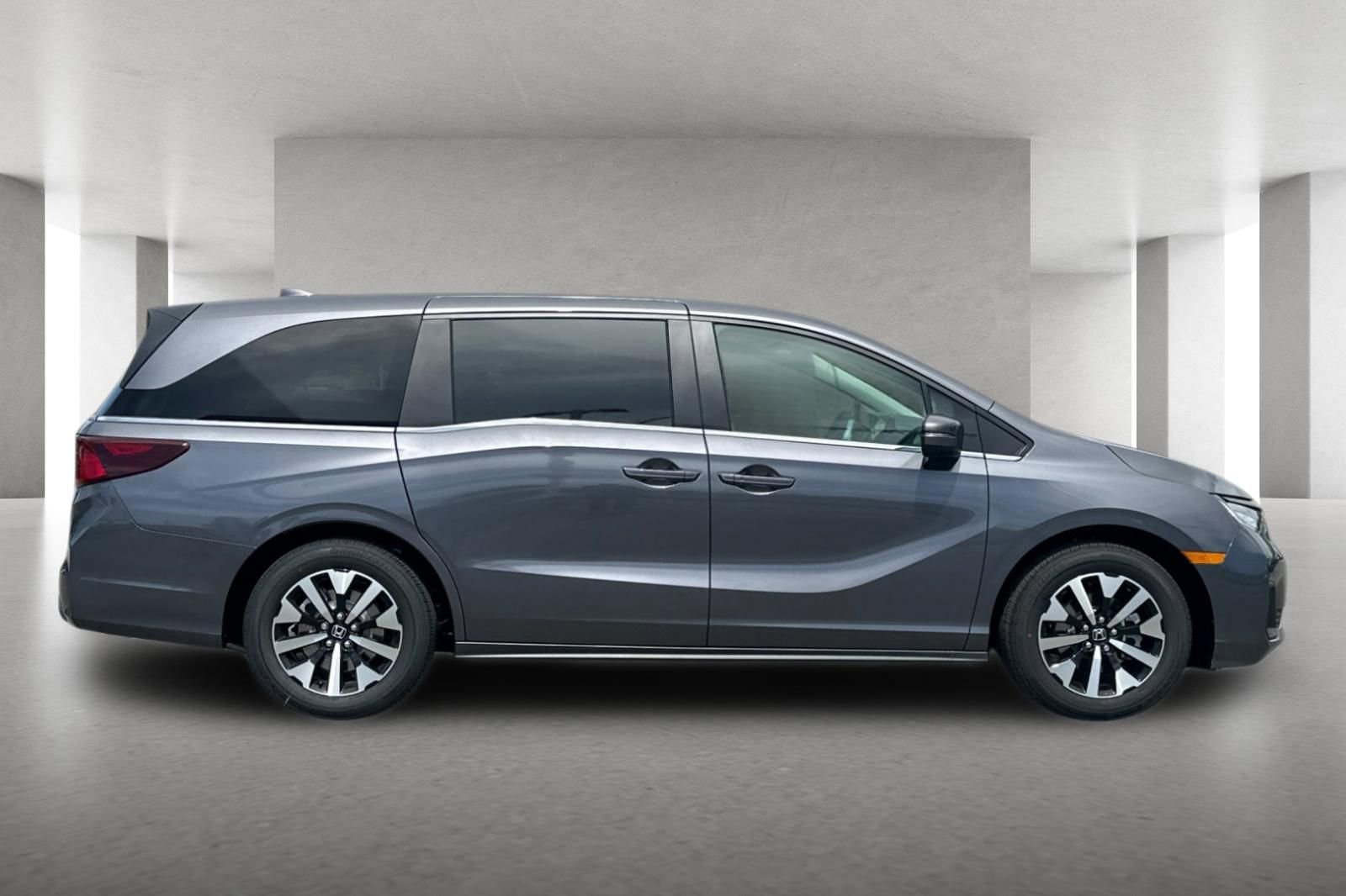 New 2026 Honda Odyssey EX-L image 3