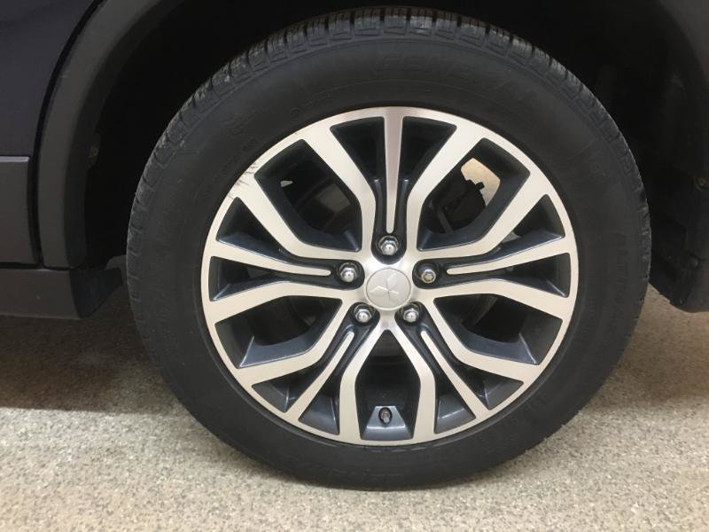 Used 2016 Mitsubishi Outlander SE AWD/4WD image 17