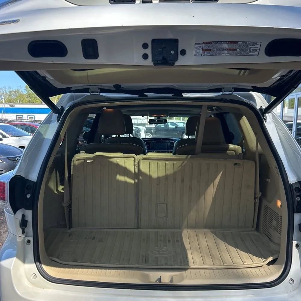 Used 2016 Toyota Highlander XLE AWD/4WD image 26