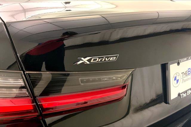 Certified 2023 BMW 330i xDrive Sedan w/ Driving Assistance Package image 7