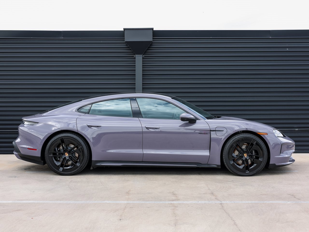 New 2025 Porsche Taycan 4S image 8