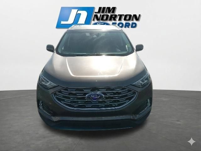Used 2019 Ford Edge Titanium FWD image 3