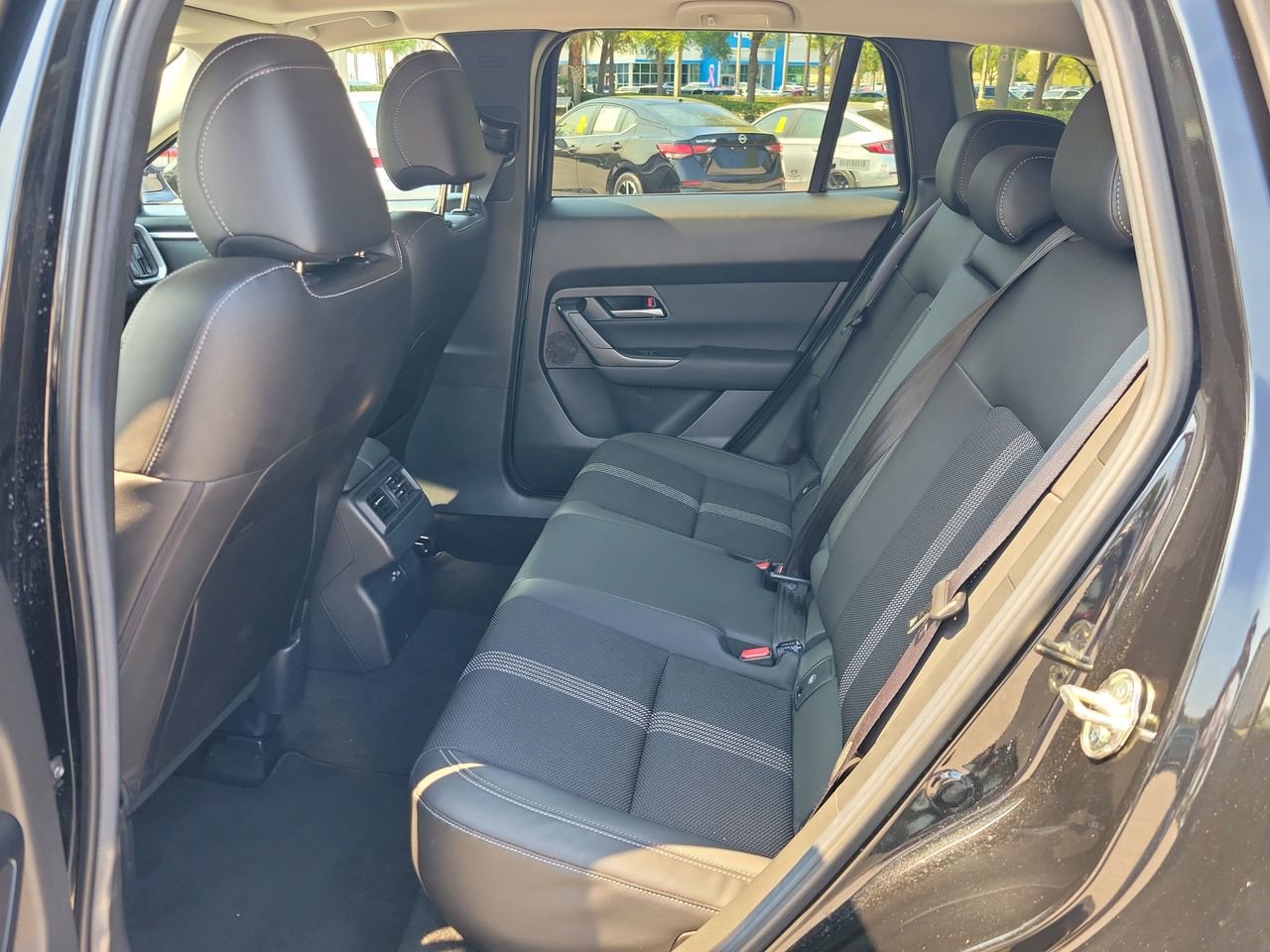 Used 2025 MAZDA CX-50 AWD 2.5 S w/ Premium Package image 11