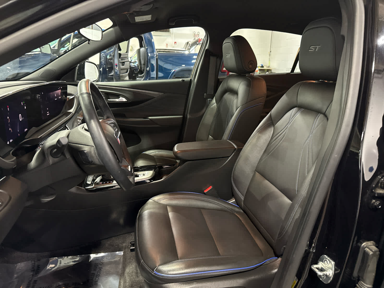 Used 2024 Buick Envista Sport Touring w/ Convenience I Package FWD image 4