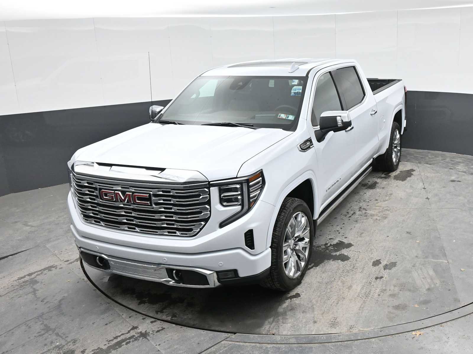 New 2026 GMC Sierra 1500 Denali w/ Denali Reserve Package AWD/4WD image 15