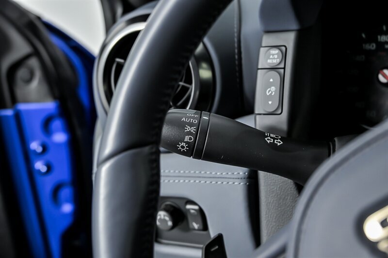 Used 2020 Nissan GT-R Premium AWD/4WD image 29
