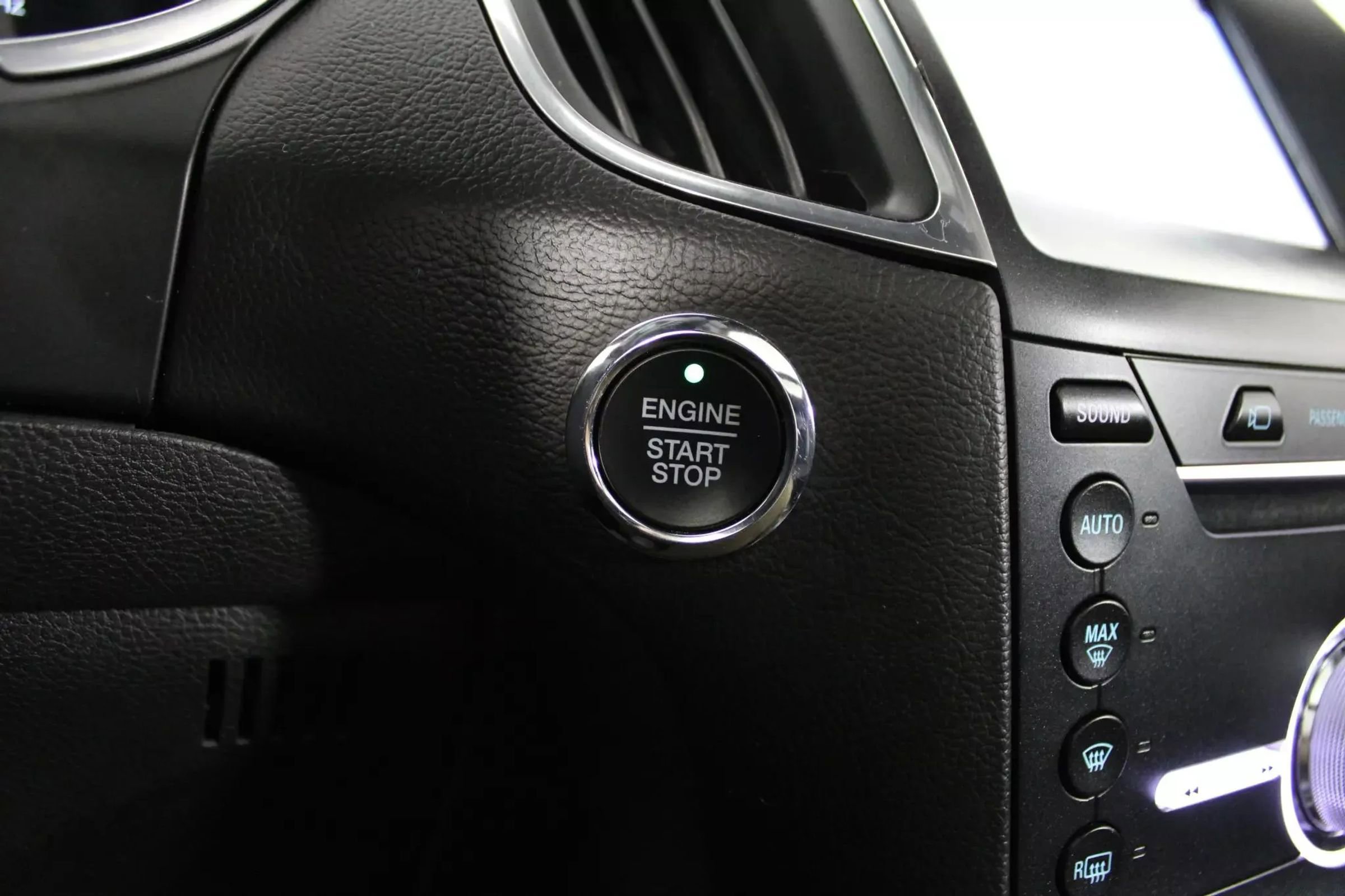 Used 2019 Ford Edge ST w/ Equipment Group 401A image 18