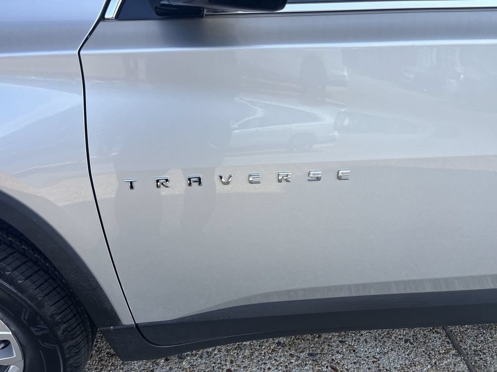 Used 2020 Chevrolet Traverse LS FWD image 31