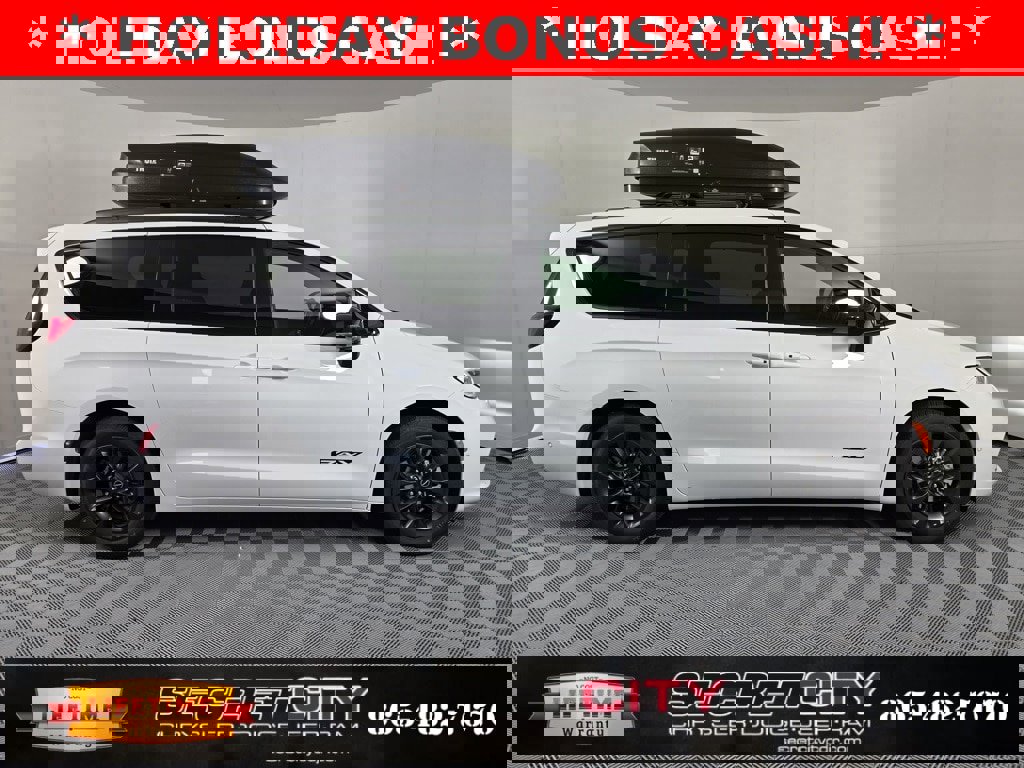 New 2025 Chrysler Pacifica Select w/ Fav Edition Package image 8