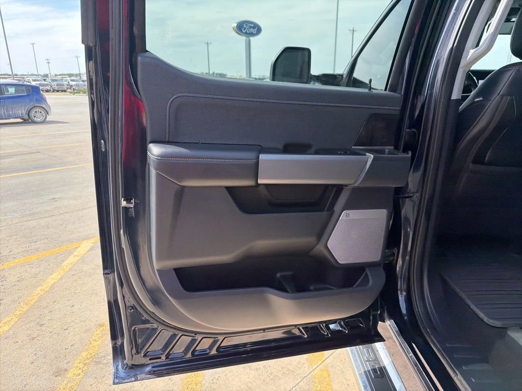 Used 2025 Ford F350 Lariat w/ Chrome Package AWD/4WD image 24