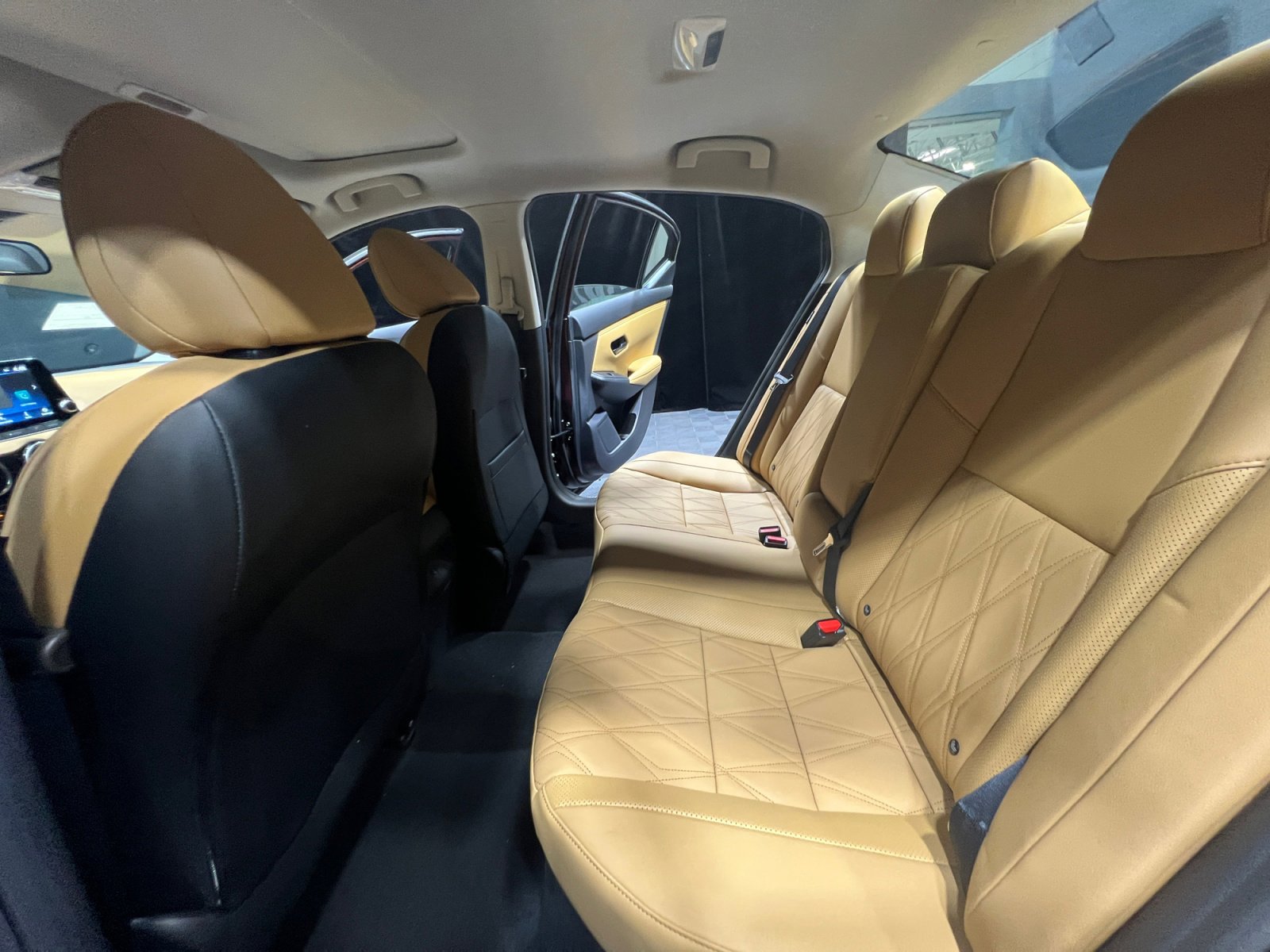 New 2025 Nissan Sentra SV w/ SV Premium Package image 17