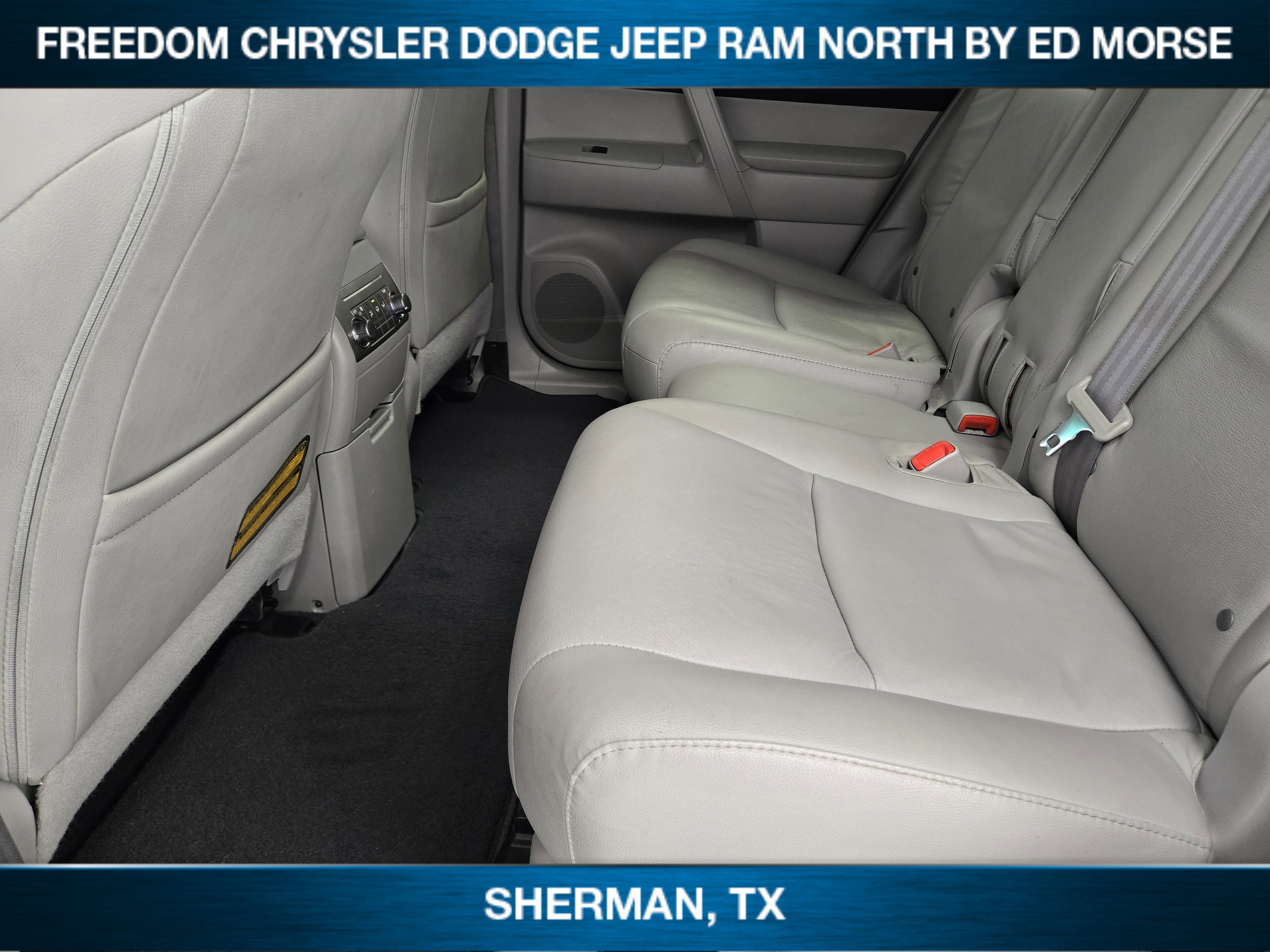 Used 2012 Toyota Highlander FWD w/ Tow Pkg image 18